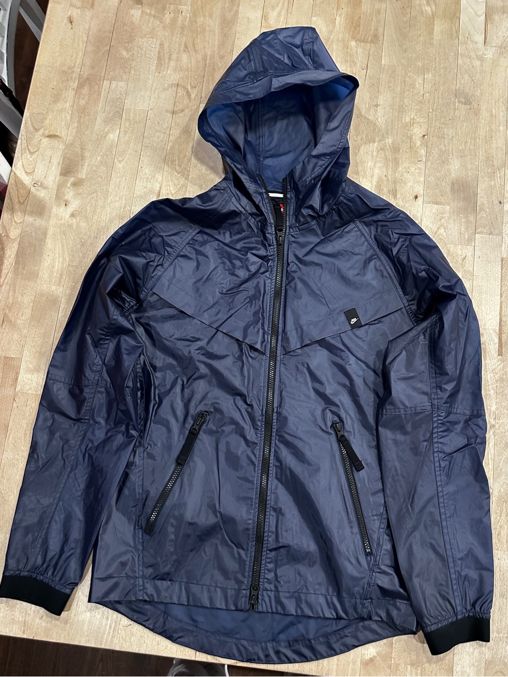 Nike Men's Hooded Windbreaker Jacket in Navy Blue